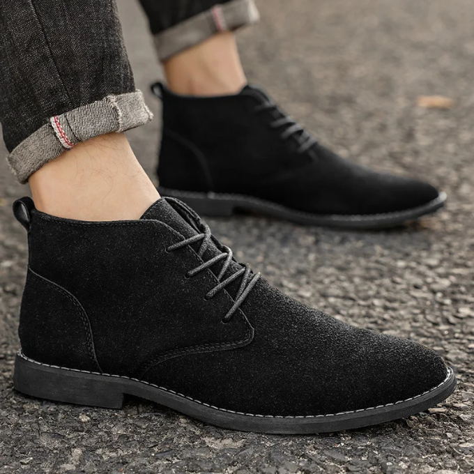 Premium comfort men's chukka boots, a stylish and versatile ankle boot for any occasion.