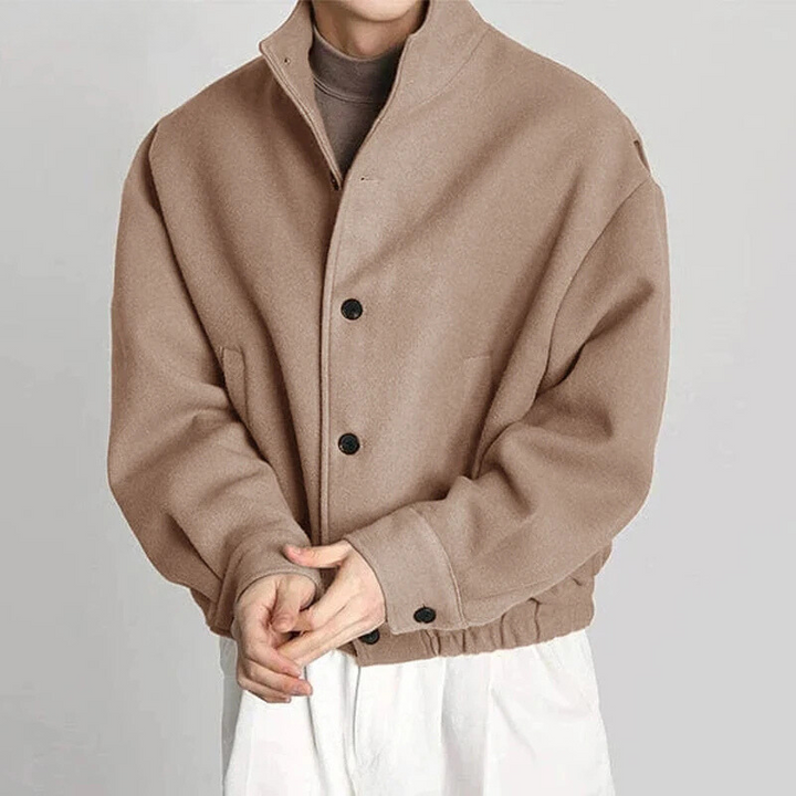 Men's versatile streamlined jacket, perfect for year-round effortless style. A smart casual everyday outer layer.
