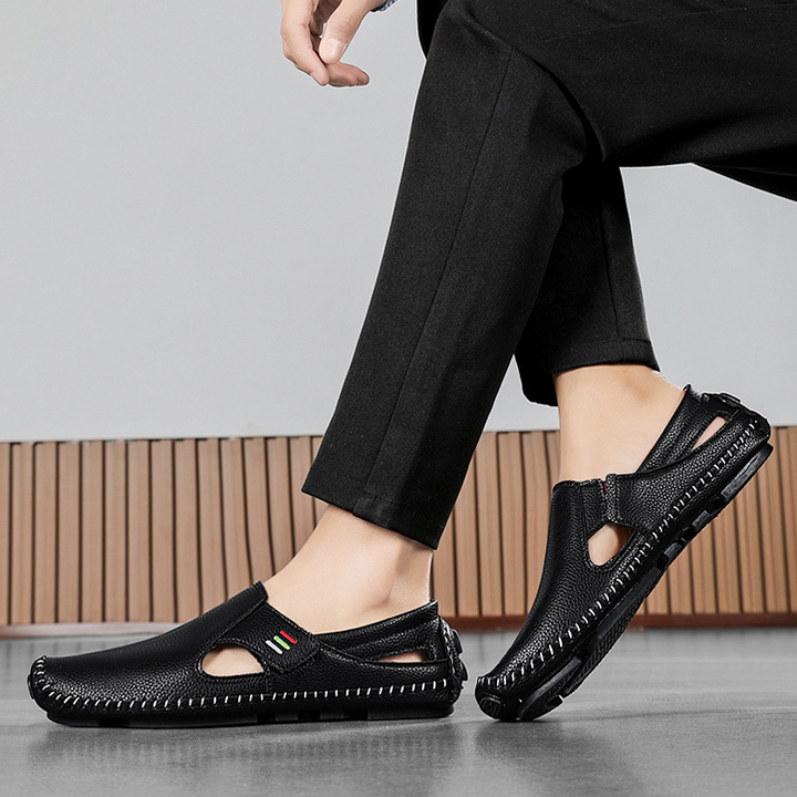 Men's active everyday walking sandals, cushioned with an adjustable comfort strap.