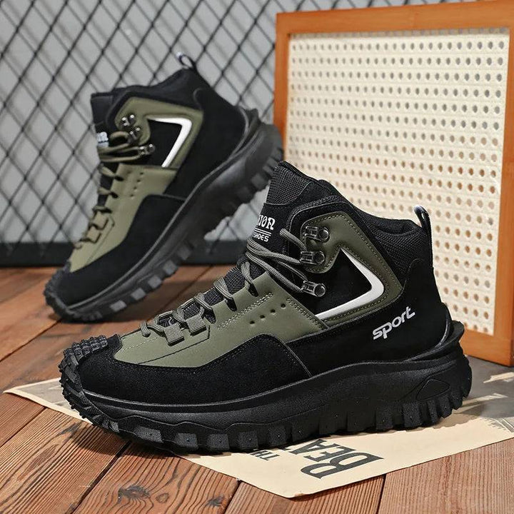 Men's waterproof high-top hiking boots, featuring strong lace-up design
