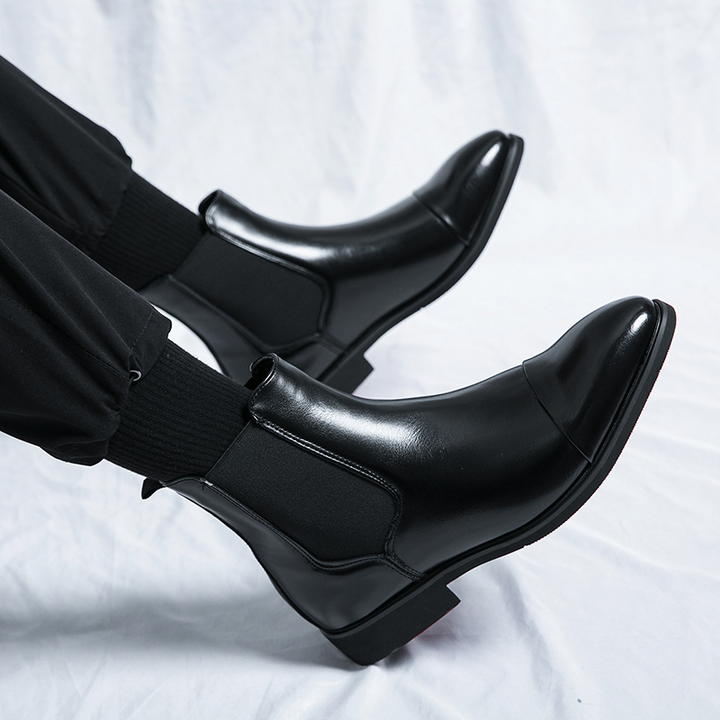 Men's fashionable Windsor brown Chelsea boots, easy slip-on style.