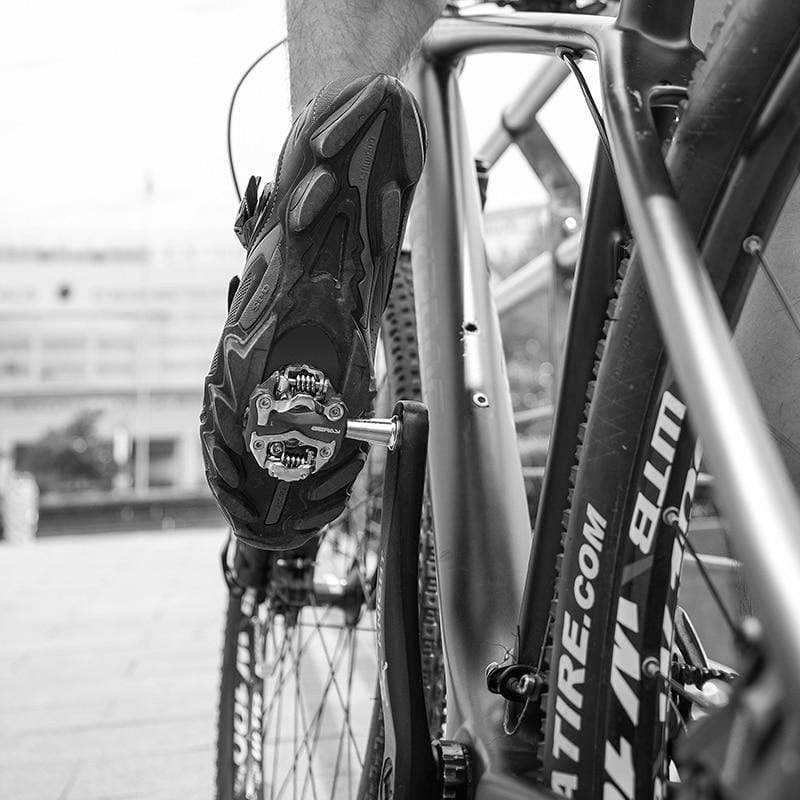 New self-locking bicycle pedals for mountain biking, featuring durable aluminum alloy construction