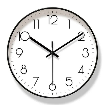"Orologio da parete nordico minimalista in bianco e nero, design elegante con cifre chiare, adatto per decorazioni moderne."