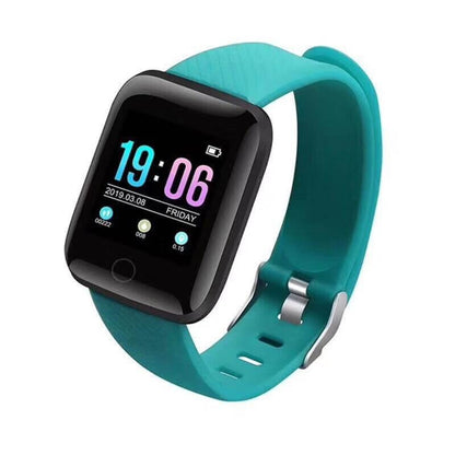 "Orologio fitness tracker impermeabile, design moderno, cinturino confortevole, colori vari, ideale per attività sportive."