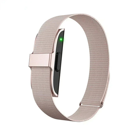 "Orologio fitness unisex nero, elegante e impermeabile IP68, con monitoraggio salute avanzato, display rettangolare."