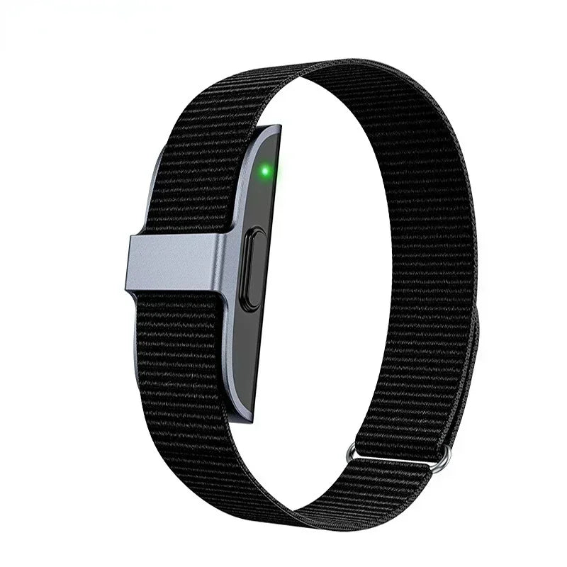 "Orologio fitness unisex nero, elegante e impermeabile IP68, con monitoraggio salute avanzato, display rettangolare."