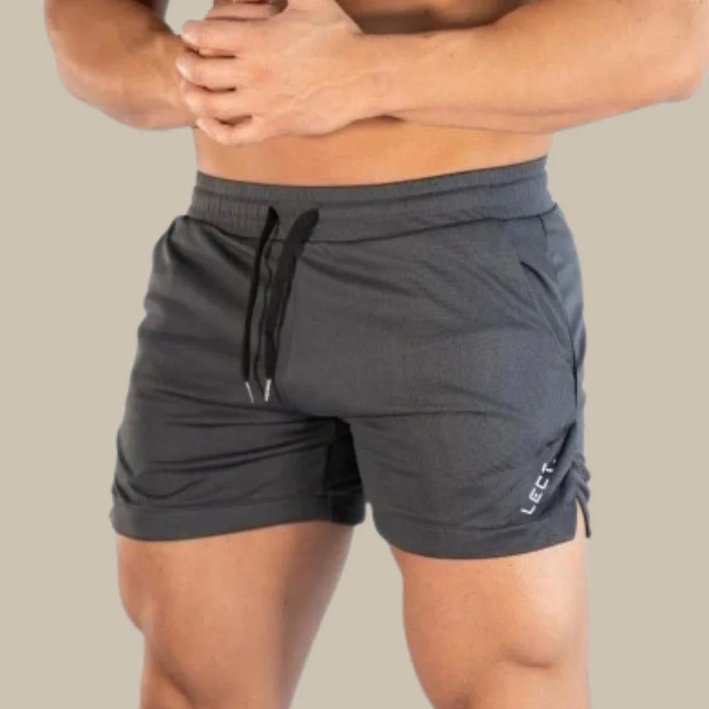 "Pantaloncini da nuoto uomo leggeri e rapidi, elasticizzati con coulisse, tasche laterali, in vari colori vivaci."