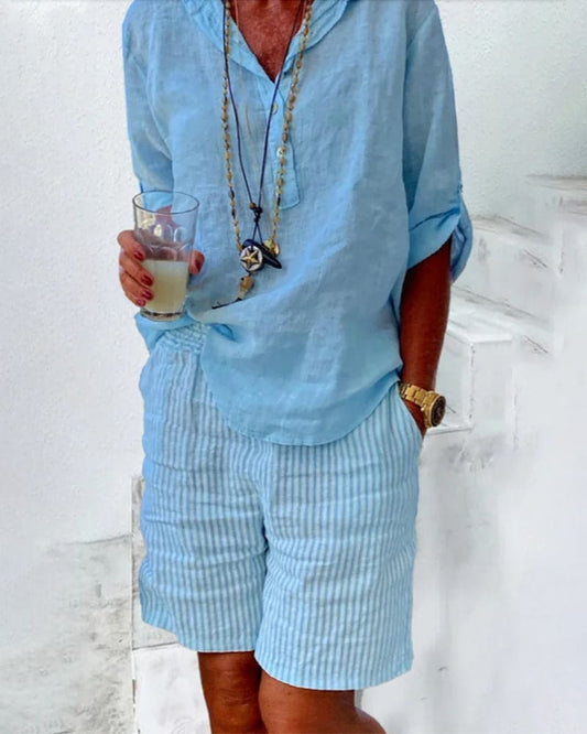 "Pantaloncini estivi donna a righe, stile moderno, lino cotone, freschi e leggeri, perfetti per look casual e chic."
