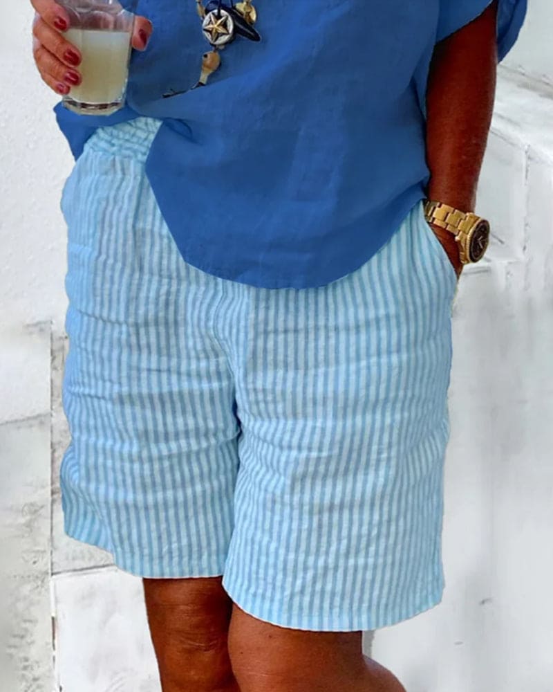 "Pantaloncini estivi donna a righe, stile moderno, lino cotone, freschi e leggeri, perfetti per look casual e chic."