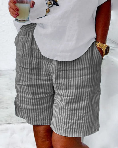 "Pantaloncini estivi donna a righe, stile moderno, lino cotone, freschi e leggeri, perfetti per look casual e chic."