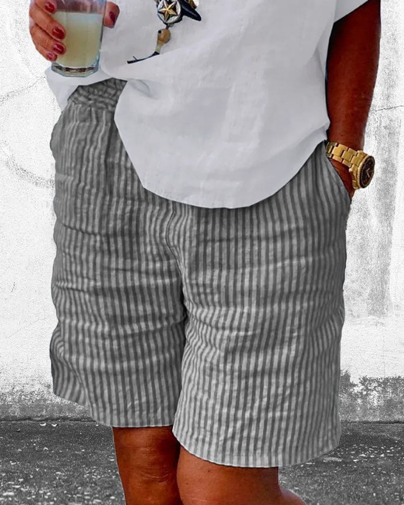 "Pantaloncini estivi donna a righe, stile moderno, lino cotone, freschi e leggeri, perfetti per look casual e chic."