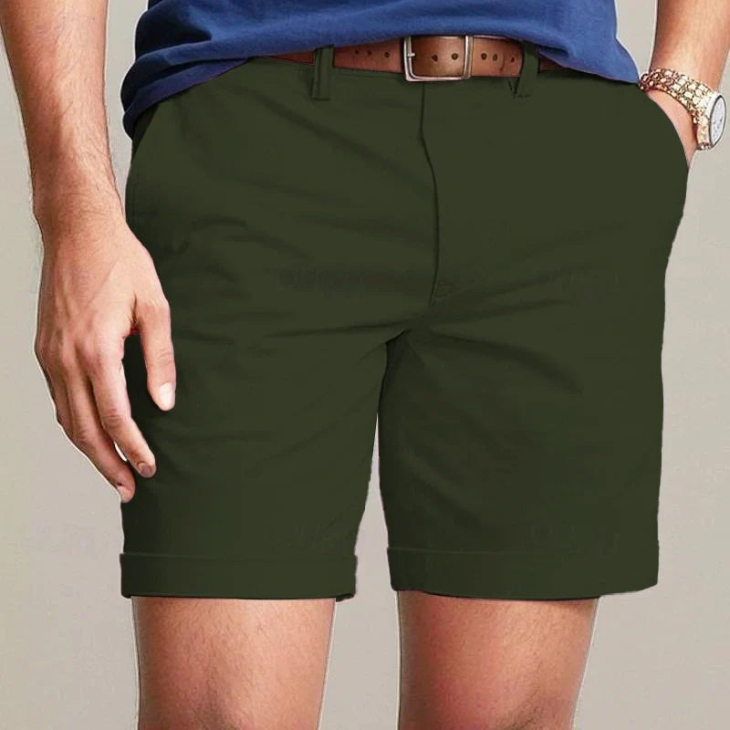 "Pantaloncini estivi uomo, tessuto morbido e traspirante, design semplice e comodo, ideali per giornate calde."