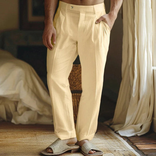 "Pantaloni estivi in lino uomo beige, leggeri e traspiranti, vestibilità casual per un look fresco e rilassato."