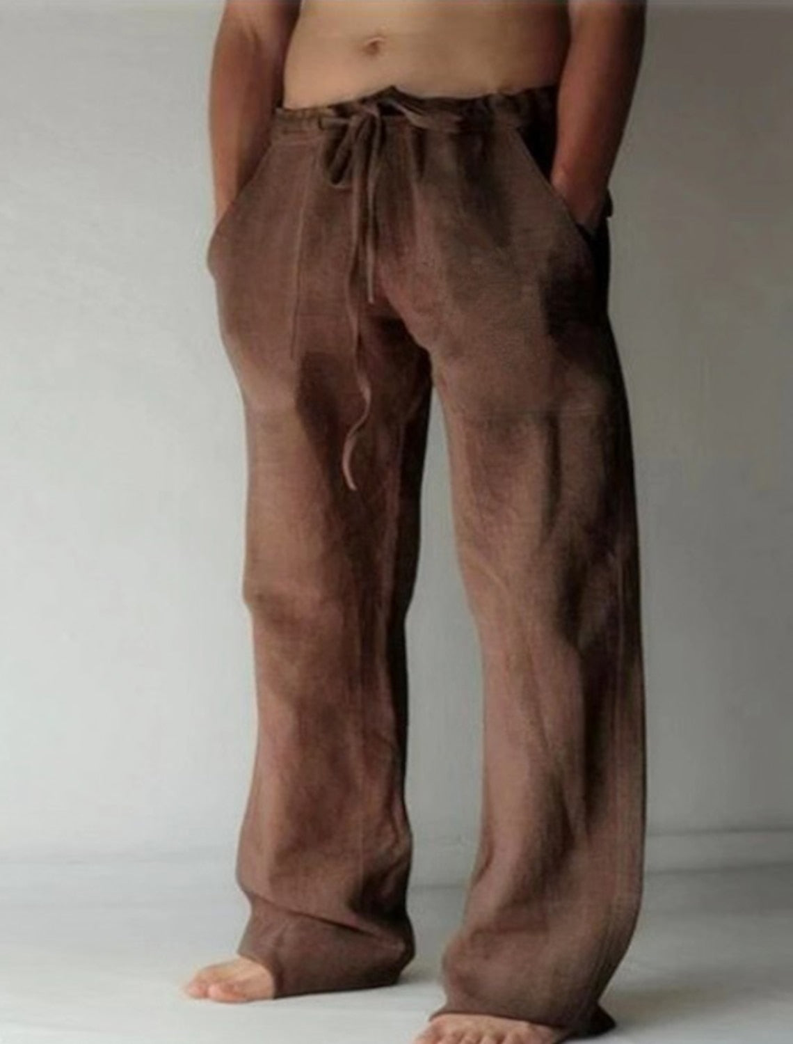 "Pantaloni in lino casual da uomo, vestibilità rilassata, disponibili in colori estivi, perfetti per giornate calde."