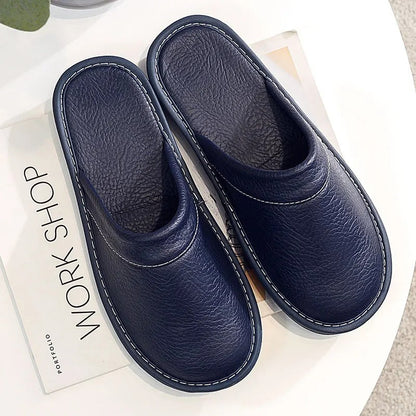 Pantofole in pelle eleganti uomo-donna, marroni, con cuciture raffinate e suola resistente. Design ergonomico per massimo com