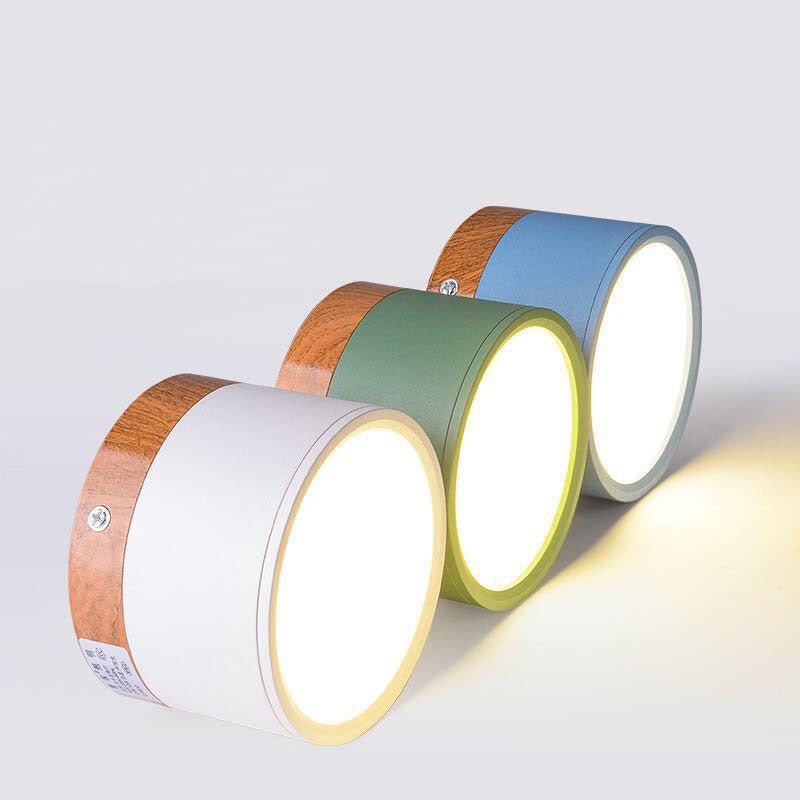 "Plafoniera cilindrica LED moderna per interni, struttura in alluminio, finitura elegante, luce uniforme, disponibile in vari