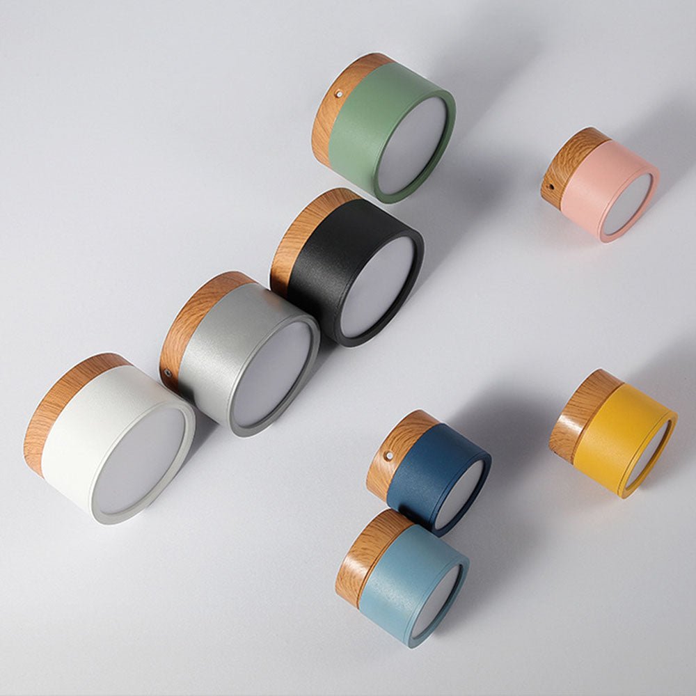"Plafoniera cilindrica LED moderna per interni, struttura in alluminio, finitura elegante, luce uniforme, disponibile in vari
