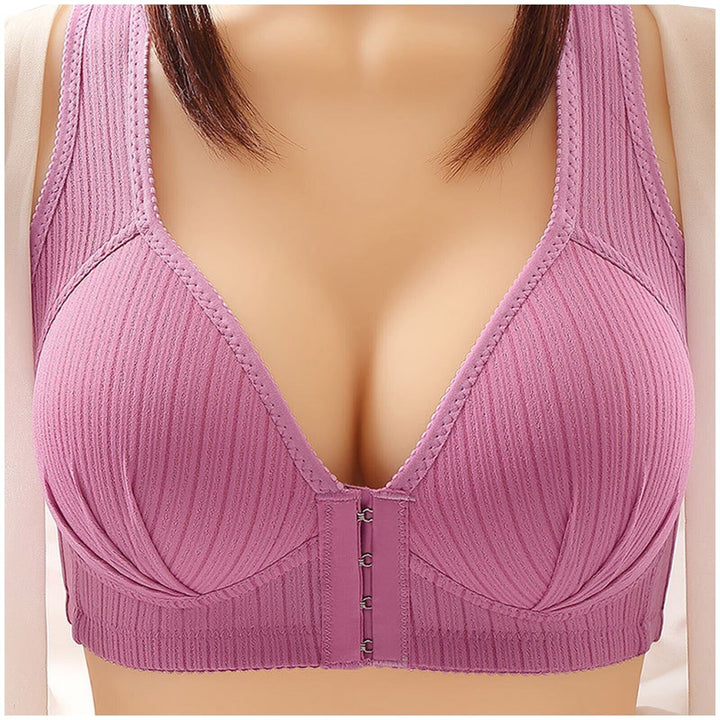 Women's full-figure front-closure push-up bra, designed for easy wear and excellent support. Plus-size lingerie.