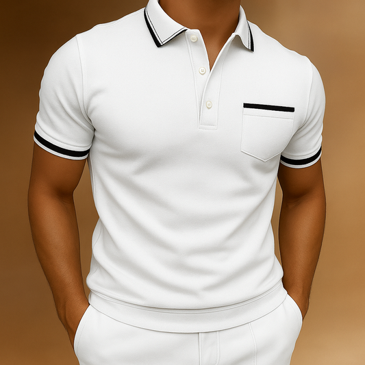 "Polo elegante da uomo in cotone leggero, colore chiaro, con colletto tradizionale per un look versatile e raffinato."