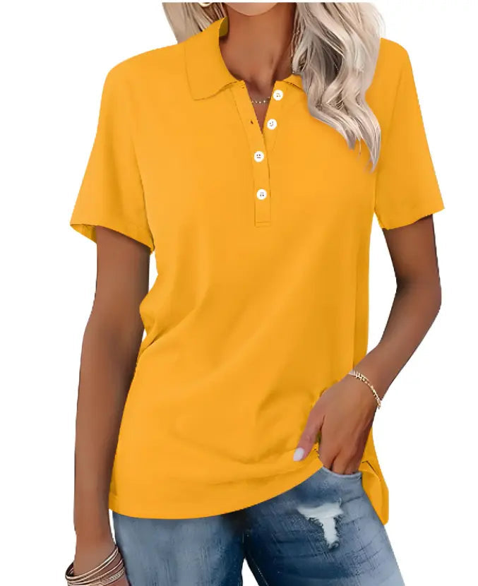 "Polo elegante donna estiva, vista frontale; tessuto leggero, colore vivace, ideale per look sofisticato e confortevole."
