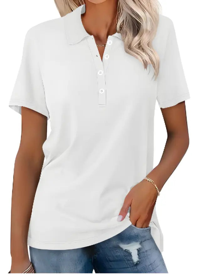 "Polo elegante donna estiva, vista frontale; tessuto leggero, colore vivace, ideale per look sofisticato e confortevole."