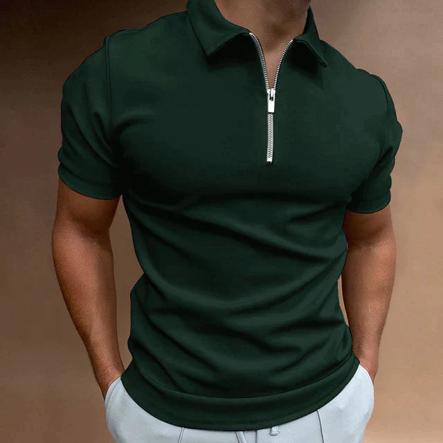 "Polo uomo elegante con zip, design moderno, colore blu navy, tessuto traspirante, look casual chic perfetto per ogni occasio
