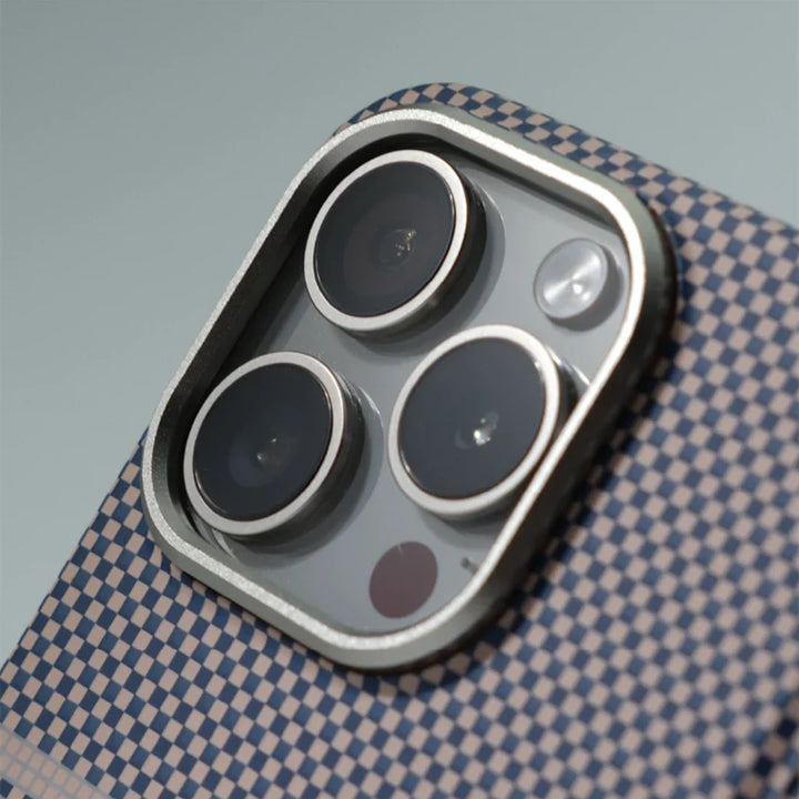 Stylish iPhone accessory: MagSafe compatible case, combining modern look & durability.