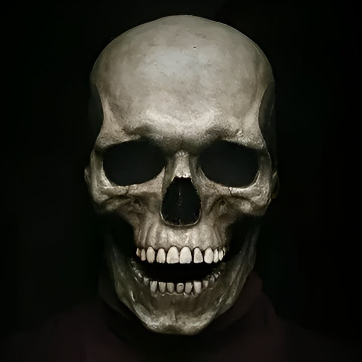 Realistic movable jaw skull mask, perfect for spooky Halloween costume & cosplay fun.