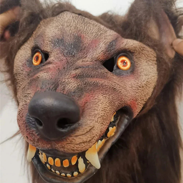 Unisex realistic werewolf mask, perfect for cosplay events and beast transformation costumes. High-quality horror accessory.