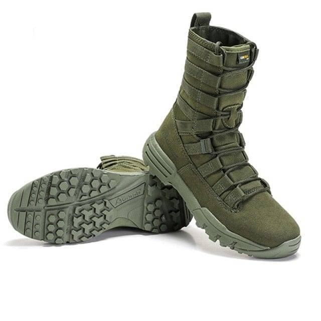 Sport footwear: men's tactical hiking boots in sand color, high ankle support, perfect for rugged outdoor adventures.