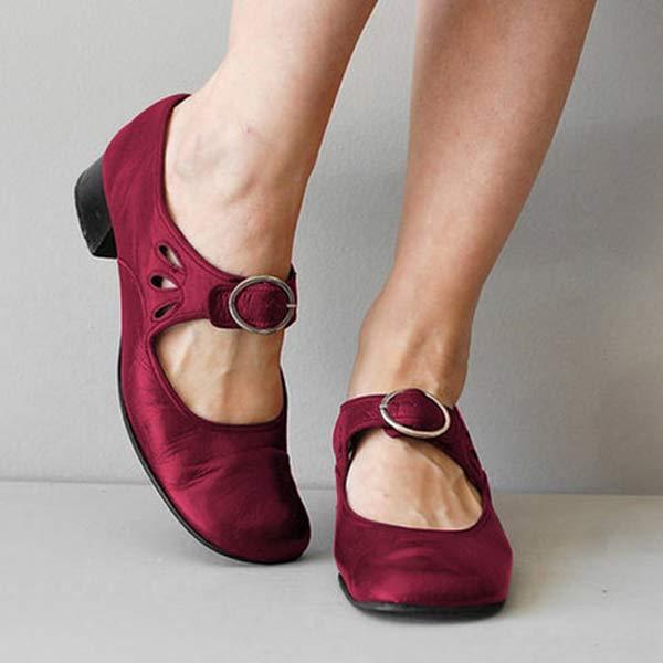 "Sandali donna eleganti in pelle neri con suola ergonomica e dettagli chic, perfetti per look raffinati e versatili."