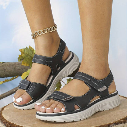 "Sandali donna ortopedici Teresa, beige, con suola antiscivolo e morbida soletta imbottita per comfort quotidiano."