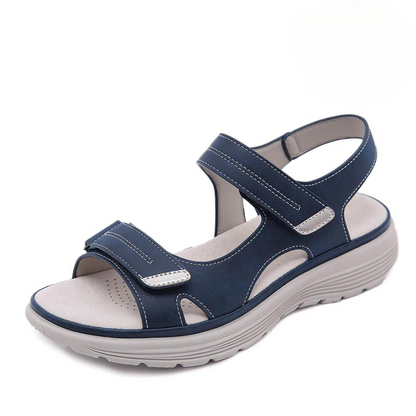 "Sandali donna ortopedici Teresa, beige, con suola antiscivolo e morbida soletta imbottita per comfort quotidiano."