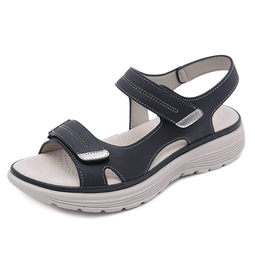 "Sandali donna ortopedici Teresa, beige, con suola antiscivolo e morbida soletta imbottita per comfort quotidiano."