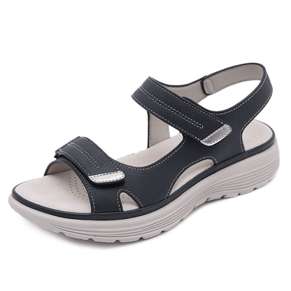 "Sandali donna ortopedici Teresa, beige, con suola antiscivolo e morbida soletta imbottita per comfort quotidiano."