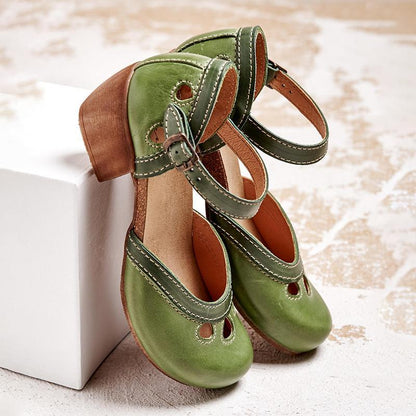 "Sandali eleganti donna Sofia, design raffinato, vista laterale, materiali alta qualità, comfort eccezionale, colore beige."
