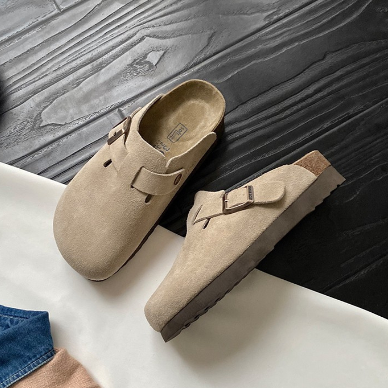 Sandali in pelle unisex eleganti e confortevoli, design minimalista, colore marrone chiaro, suola in gomma.