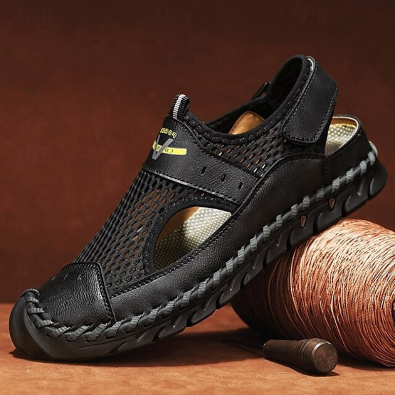 "Sandali ortottici uomo in mesh traspirante marrone, nero e verde, design leggero perfetto per passeggiate estive."