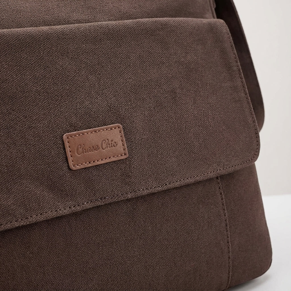Unisex lightweight laptop shoulder bag, sleek design, ideal messenger bag for professionals & students.