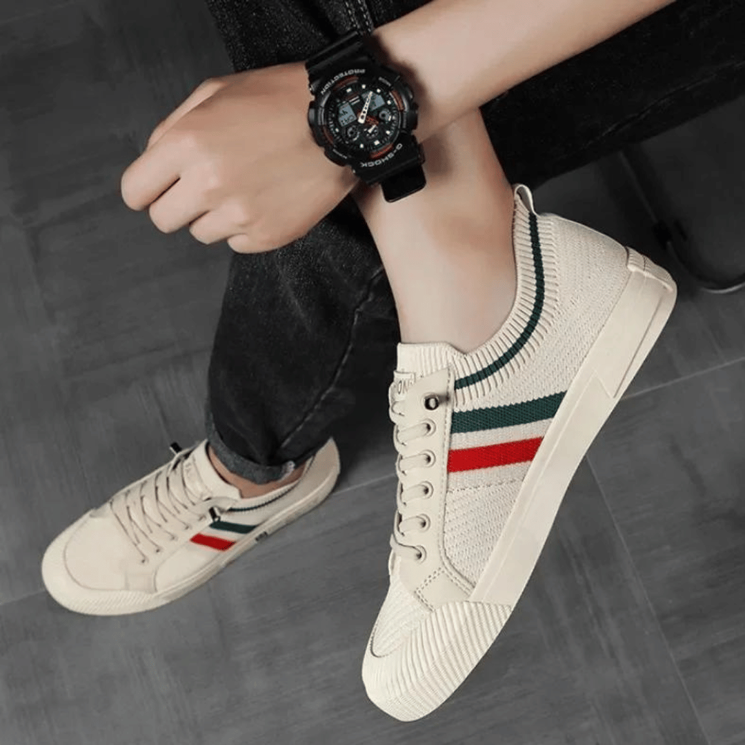 "Scarpe da corsa donna leggere chic, design elegante, colore moderno, materiale traspirante, comfort per uso quotidiano."