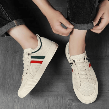 "Scarpe da corsa donna leggere chic, design elegante, colore moderno, materiale traspirante, comfort per uso quotidiano."