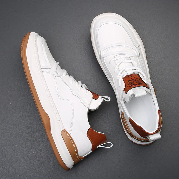 "Scarpe da uomo in pelle di lusso nere con finitura elegante per outfit formali e casual-chic, dettaglio cucitura raffinato"