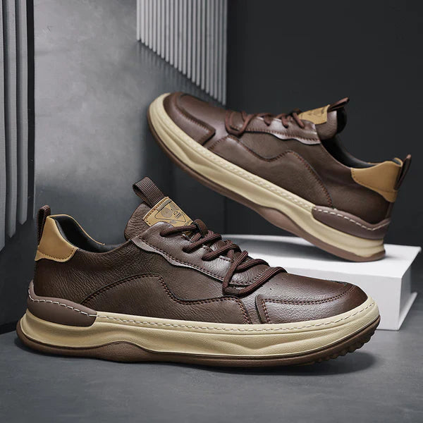 "Scarpe da uomo in pelle di lusso nere con finitura elegante per outfit formali e casual-chic, dettaglio cucitura raffinato"
