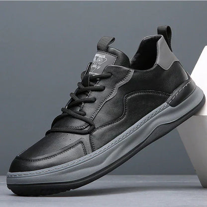 "Scarpe da uomo in pelle di lusso nere con finitura elegante per outfit formali e casual-chic, dettaglio cucitura raffinato"
