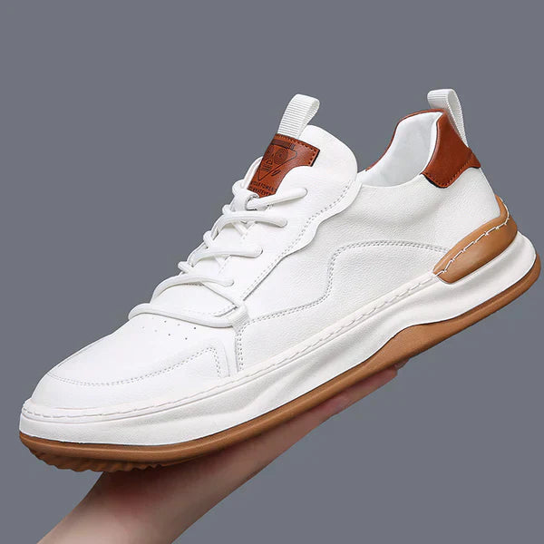 "Scarpe da uomo in pelle di lusso nere con finitura elegante per outfit formali e casual-chic, dettaglio cucitura raffinato"