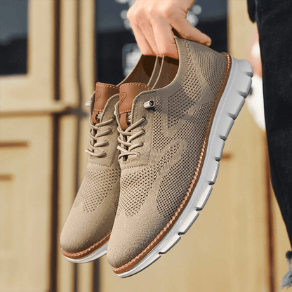 "Scarpe da uomo in pelle elegante, verdi, caramello, marroni, nere e bianche; stile versatile e comfort eccezionale."