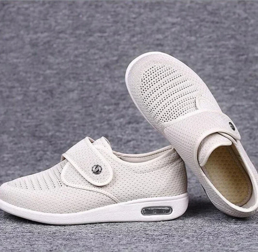 "Scarpe donna diabetiche larghe comfort, colore blu, design slanciato, mesh traspirante, suola morbida."