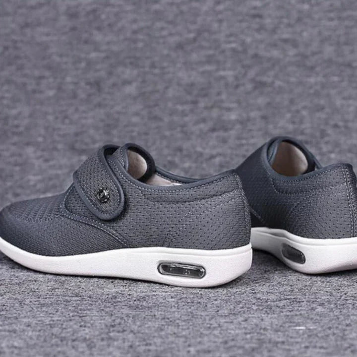 "Scarpe donna diabetiche larghe comfort, colore blu, design slanciato, mesh traspirante, suola morbida."