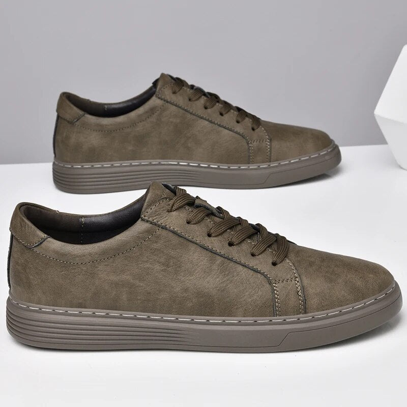 "Scarpe eleganti uomo in pelle vera Portofino, design classico, suola antiscivolo, disponibili in khaki, nero, grigio."