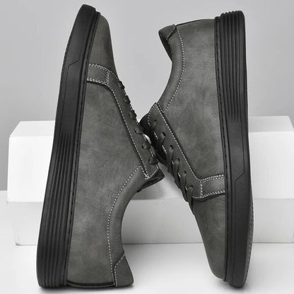 "Scarpe eleganti uomo in pelle vera Portofino, design classico, suola antiscivolo, disponibili in khaki, nero, grigio."